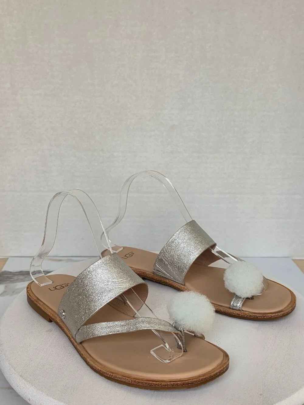 UGG Hadlee Leather Metallic Silver Toe Ring Pom Pom Strap Slide Sandals Sz 8.5